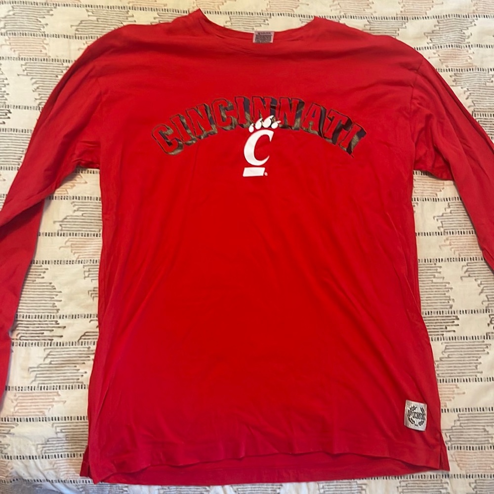 CINCINNATI BEARCATS QUEENCITY VS LONGSLEEVE